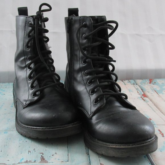 Time and Tru Black Combat Boots - Picture 1 of 13